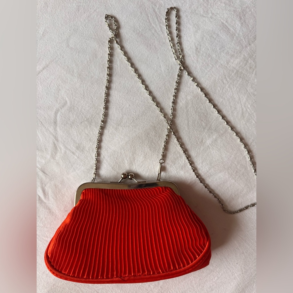 Elegant Bijoux Terner Orange Ribbed Pleated Chain Bag